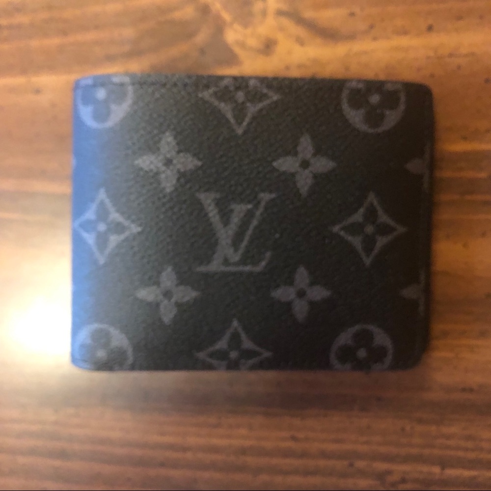 Louis Vuitton Monogram Bi-Fold Wallet